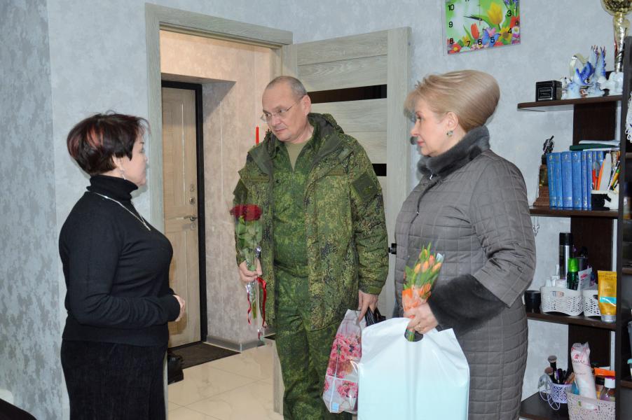 Ольга Мельникова поздравила родных героев СВО с Международным женским днем